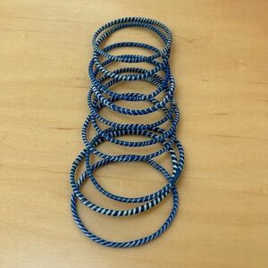 African recycled flip flops bracelets, recycled plastic, in a set of 10 blue
